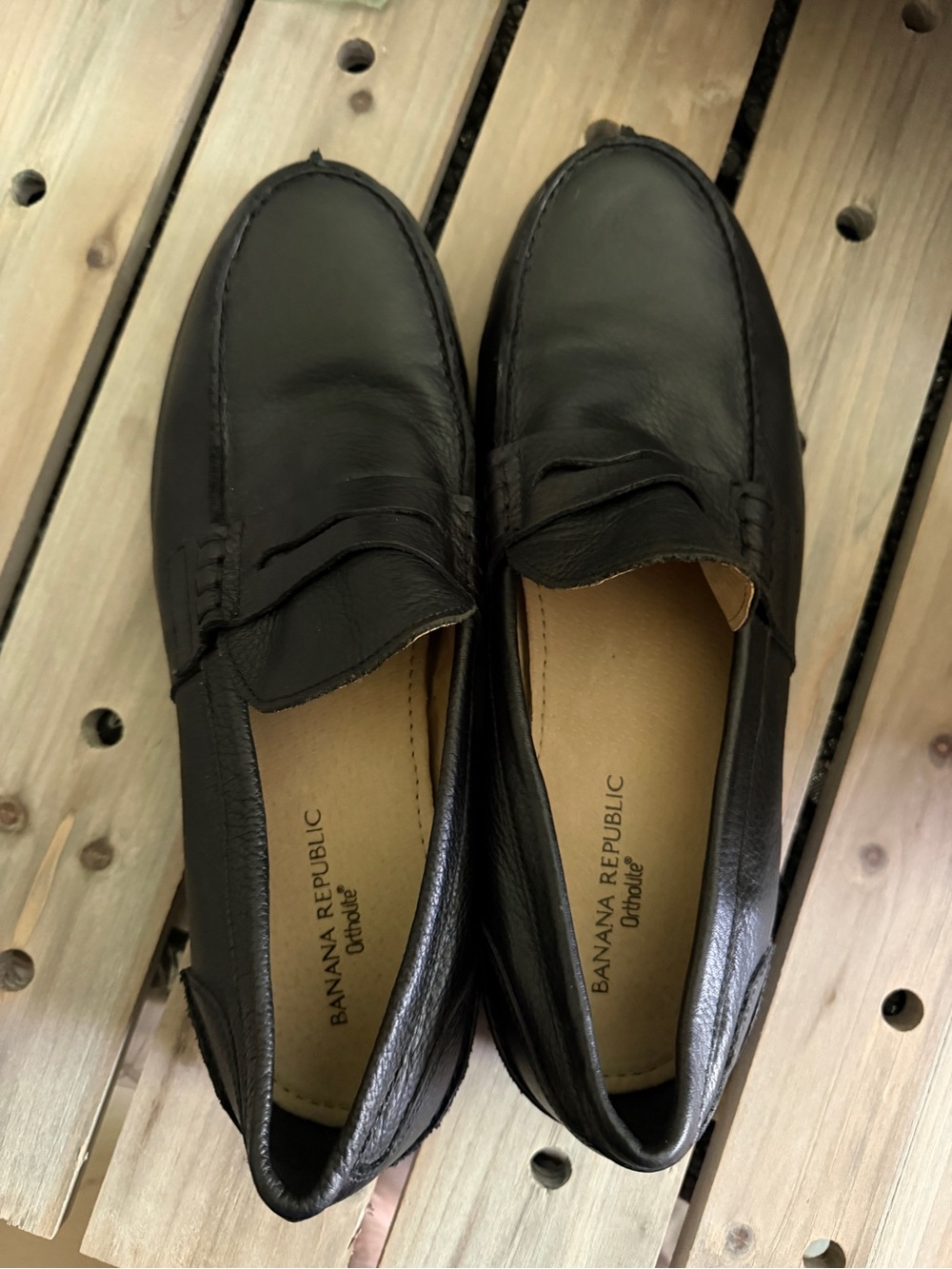 NWOT men’s 11 Banana Republic larr black leather loafers  ortholite lug sole